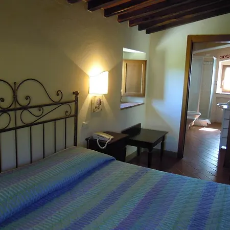 Borgo Le Noci Chianti Retreat & Pool מלון 3*